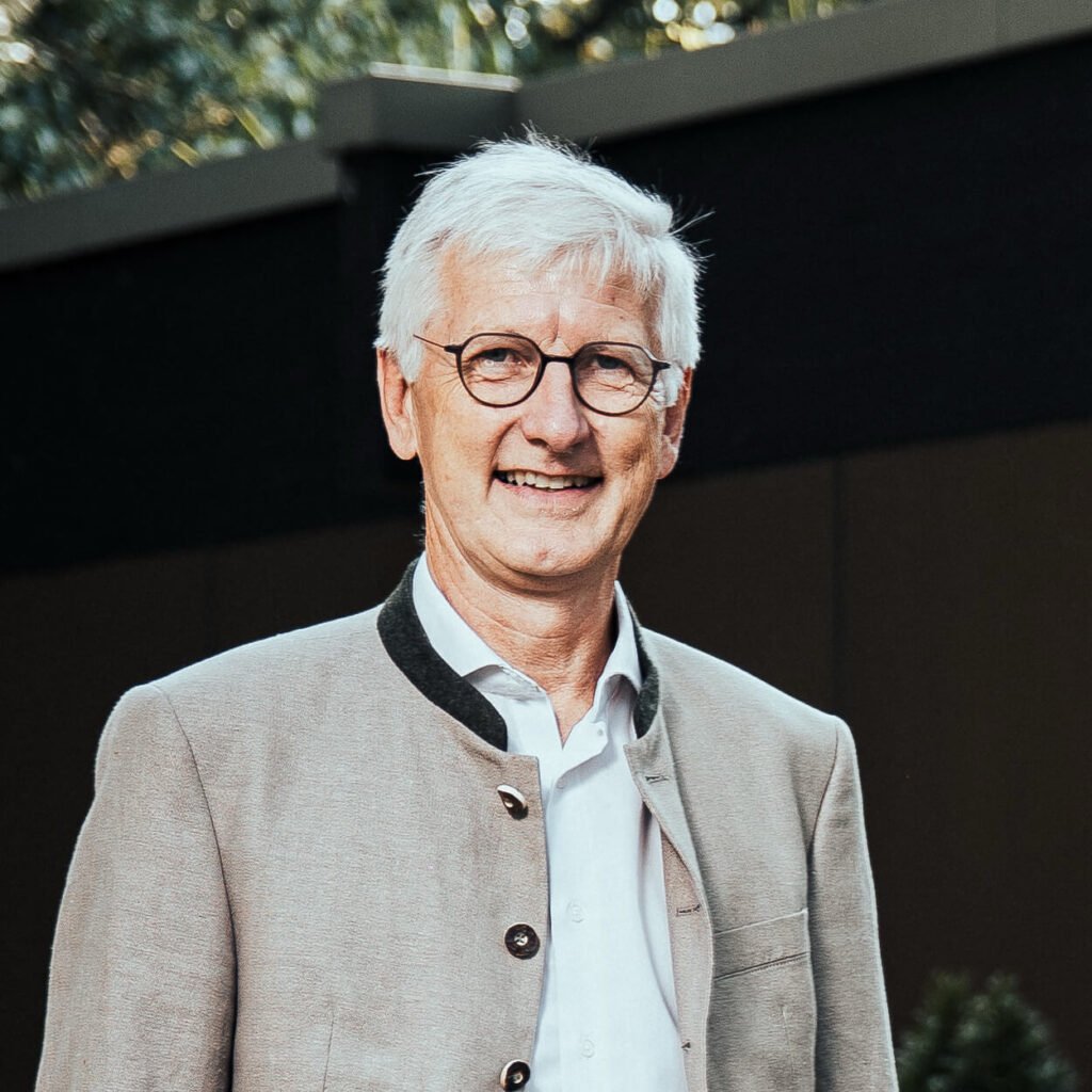 Portrait von Dr.-Ing. Thomas Elenz, Gründer Vater & Sohn Grablicht GmbH